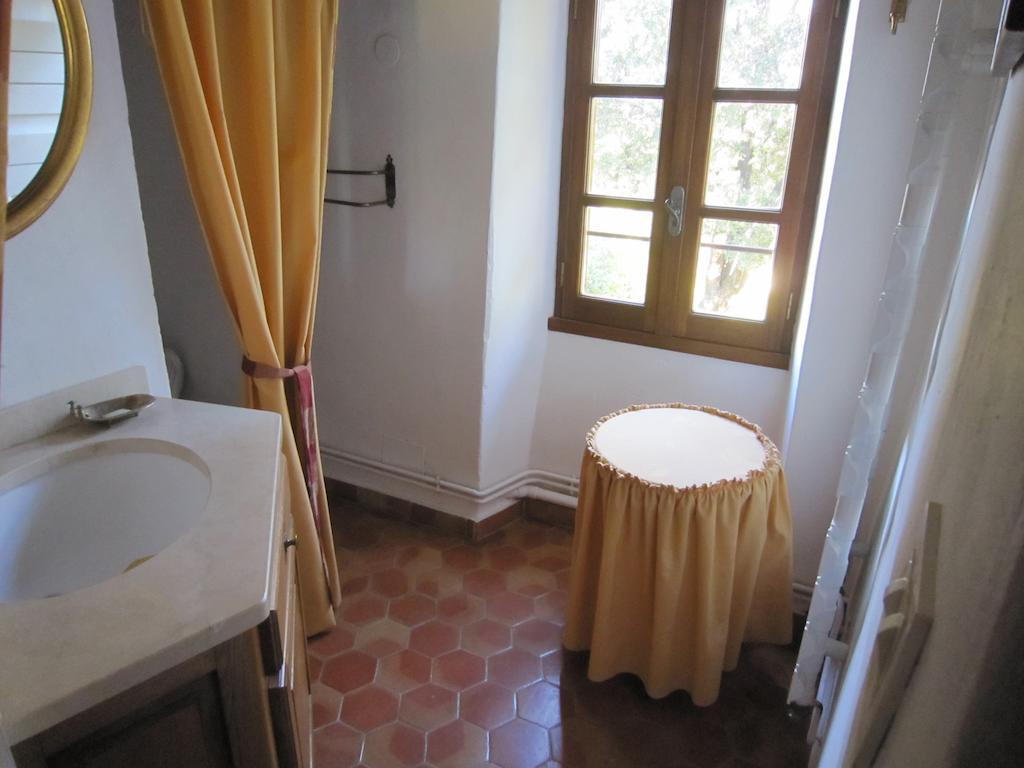 La Frandomiere Bed and Breakfast Saint-Martin-de-Londres Εξωτερικό φωτογραφία